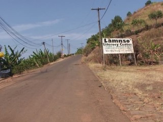 Một con phố bị bỏ hoang  ở Kumbo, Cameroon (Ảnh: VOA)