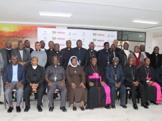 Các thành viên của Hiệp hội các Hội đồng Giám mục Thành viên ở Đông Phi (AMECEA) trong cuộc họp báo ngày 4 tháng 7 năm 2024 (Ảnh: AMECEA)