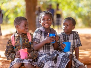 Trẻ em ở Zambia (Ảnh: Mary’s Meals)