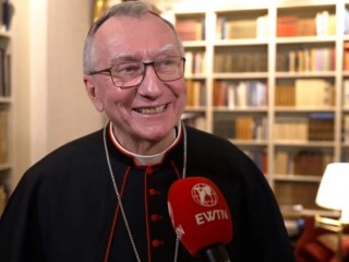 Đức Hồng Y Pietro Parolin phát biểu với EWTN News ở Oslo, Na Uy, vào ngày 17 tháng 1 năm 2025 (Ảnh: Fabio Gonella/ EWTN News)