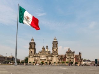 Nhà thờ Chính Tòa Mexico City (Ảnh: Diego Grandi/ Shutterstock)