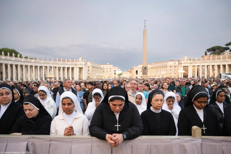 POPE-ROSARY-Antoine-Mekary-ALETEIA-AM_5062