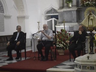 Đức Hồng y Juan de la Carida thuộc Địa phận Havana, Đức Tổng Giám mục Paul Gallagher và Đức Tổng Giám mục Antoine Camilleri, Sứ thần Tòa Thánh, phát biểu vào ngày 6 tháng 6 năm 2025, tại Nhà thờ St. Catherine ở Havana. Đức Tổng Giám mục Gallagher, Ngoại trưởng Tòa Thánh, đã đến thăm Havana để kỷ niệm 90 năm thiết lập quan hệ ngoại giao giữa Cuba và Tòa Thánh (Ảnh: OSV News/Được cung cấp bởi Hội đồng Giám mục Cuba)