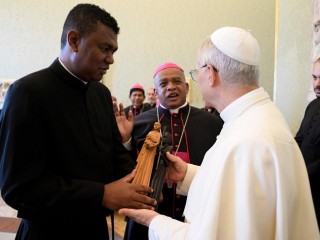Đức Thánh Cha Lêô XIV gặp gỡ các Giám mục Madagascar vào ngày 16 tháng 6 năm 2025 (Ảnh @ Truyền thông Vatican)