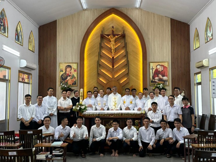 Postulants-and-Formation-community-in-Maithon