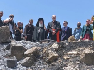 Các nhà lãnh đạo Giáo hội tại Giêrusalem đã đến thăm thị trấn Taybeh ở Ramallah vào ngày 14 tháng 7 năm 2025 (Ảnh: Sand Sahiliya)