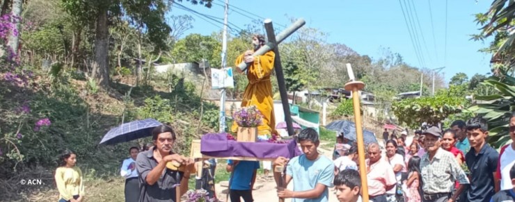 CeremonieReligieuse-DioceseSainteRosedeLima-Guatemala-1568x617