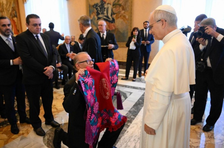Đức Thánh Cha Lêô XI tiếp kiến các thành viên của Liên đoàn Y khoa Latinh Ibero-Mỹ và Caribe (CONFEMEL) tại Vatican (Ảnh: Truyền thông Vatican)