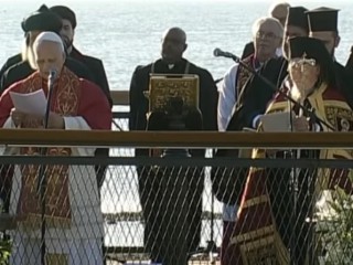 Đức Thánh Cha Lêô XIV  và Đức Thượng phụ Đại kết Bartholomew I của Tòa Thượng phụ Constantinople tại sự kiện đại kết kỷ niệm 1.700 năm Kinh Tin Kính Nicea, tại Iznik, Thổ Nhĩ Kỳ, vào ngày 28 tháng 11 năm 2025 (Ảnh chụp màn hình: Truyền thông Vatican)