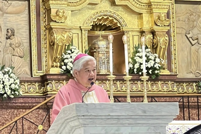 Đức Tổng Giám mục Socrates B. Villegas Địa phận Lingayen-Dagupan cử hành Thánh lễ tại Nhà thờ Chính tòa Thánh Gioan Tẩy Giả, Thành phố Dagupan, vào ngày 13 tháng 12 năm 2025 (Ảnh: Tổng iáo phận Lingayen-Dagupan)