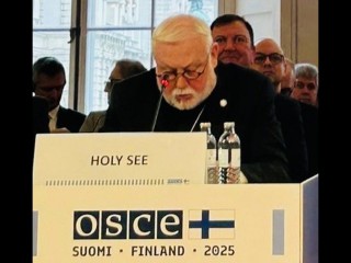 Đức Tổng giám mục Paul Richard Gallagher phát biểu tại OSCE (Ảnh: Vatican News)