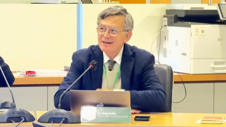 Tiến sĩ Paolo Ruffini phát biểu tại cuộc họp (Ảnh: Vatican News)