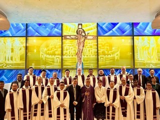 Các Giám mục châu Á và Tiến sĩ Paolo Ruffini tại cuộc họp về Trí tuệ nhân tạo ở Hồng Kông. (Ảnh: Vatican News)