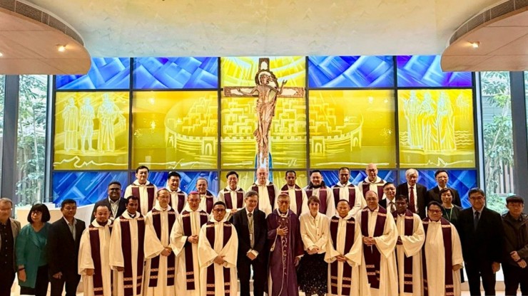 Các Giám mục châu Á và Tiến sĩ Paolo Ruffini tại cuộc họp về Trí tuệ nhân tạo ở Hồng Kông. (Ảnh: Vatican News) 