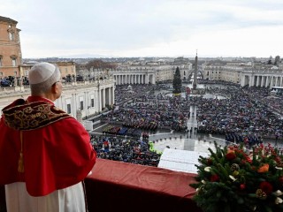 Đức Thánh Cha Lêô XIV ban phép lành Urbi et Orbi (Ảnh: ANSA)