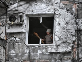 Hậu quả của vụ tấn công bằng máy bay không người lái của Nga tại Zaporizhzhia (Ảnh: Vatican News)