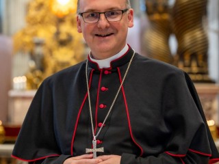 mons-Pribyl-sent-e1770046655125-972x1024