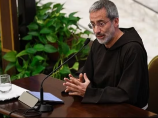 Cha Roberto Pasolini, Giảng thuyết viên Phủ Giáo hoàng (Ảnh: Truyền thông Vatican)