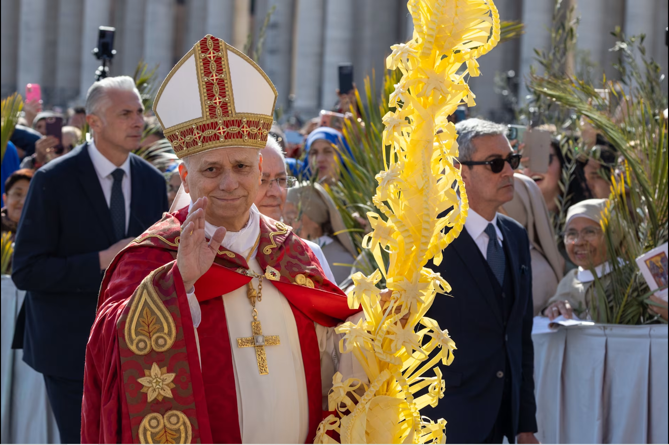 Đức Thánh Cha Lêô XIV tham dự cuộc rước truyền thống vào Chúa nhật Lễ Lá tại Quảng trường Thánh Phêrô, Vatican vào ngày 29 tháng 3 năm 2026 (Ảnh: Daniel Ibáñez/ EWTN)