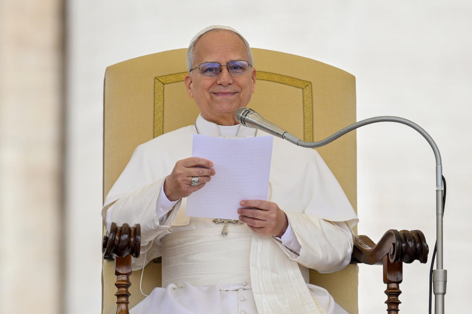 Đức Thánh Cha Lêô XIV chia sẻ trong buổi tiếp kiến chung tại Quảng trường Thánh Phêrô ở Vatican ngày 4 tháng 3 năm 2026 (Ảnh: CNS/ Truyền thông Vatican)