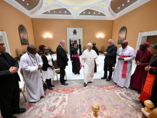 Đức Thánh Cha Lêô XIV  tiếp kiến ​​phái đoàn đến từ "Chương trình Quan hệ Kitô giáo-Hồi giáo tại Châu Phi" (Ảnh @ Truyền thông Vatican)