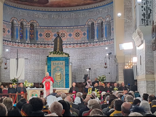 Đức Thánh Cha Lêô XIV  gặp gỡ người dân Algeria tại Vương cung Thánh đường Đức Mẹ Châu Phi ở Algiers, Algeria, vào ngày 13 tháng 4 năm 2026 (Ảnh: AIGAV Pool)