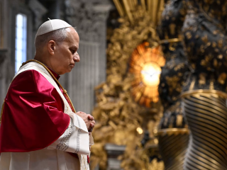 Đức Thánh Cha Lêô XIV  chủ sự buổi cầu nguyện tại Vương cung Thánh đường Thánh Phêrô vào thứ Bảy, ngày 11 tháng 4 năm 2026 (Ảnh @Truyền thông Vatican)