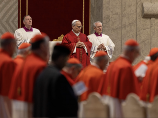 Đức Thánh Cha Lêô XIV chủ sự Thánh lễ tưởng niệm Cuộc Thương Khó Chúa Giêsu tại Vương cung Thánh đường Thánh Phêrô, Thứ Sáu, ngày 3 tháng 4 năm 2026 (Ảnh: Daniel Ibáñez/ EWTN News)