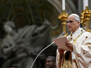 Đức Thánh Cha Lêô XIV cử hành Thánh lễ Truyền Dầu Thánh vào Thứ Năm Tuần Thánh (Ảnh @Truyền thông Vatican)