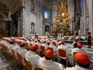 Đức Thánh Cha Lêô XIV cử hành Thánh lễ với các Hồng y tham dự Công nghị ngày 8 tháng 1 năm 2026 (Ảnh @Truyền thông Vatican)