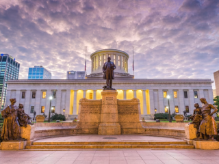 Tòa nhà Quốc hội bang Ohio lúc bình minh ở Columbus (Ảnh: Sean Pavone/ Shutterstock)