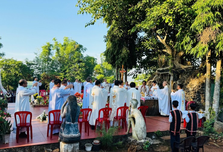 Lễ giỗ cha Antôn