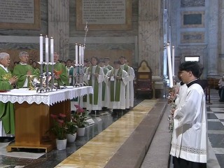 Đức Hồng Y You cử hành Thánh lễ tại Vương cung thánh đường Thánh Phaolô Ngoại thành (Ảnh: Vatican News)