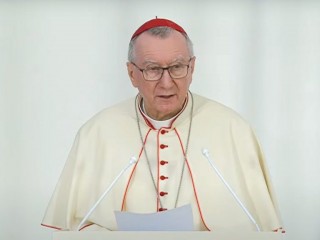 Đức Hồng y Pietro Parolin, Quốc Quốc Vụ Khanh Tòa Thánh, phát biểu tại lễ khánh thành Gian trưng bày Đức tin tại COP28, Hội nghị Biến đổi Khí hậu của Liên Hợp Quốc, ngày 3 tháng 12 năm 2023, tại Dubai, Các Tiểu vương quốc Ả Rập Thống nhất. (Ảnh/hình chụp màn hình của CNS, YouTube, COP28 UAE Official)