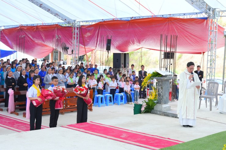 Lễ Đặt Viên Đá