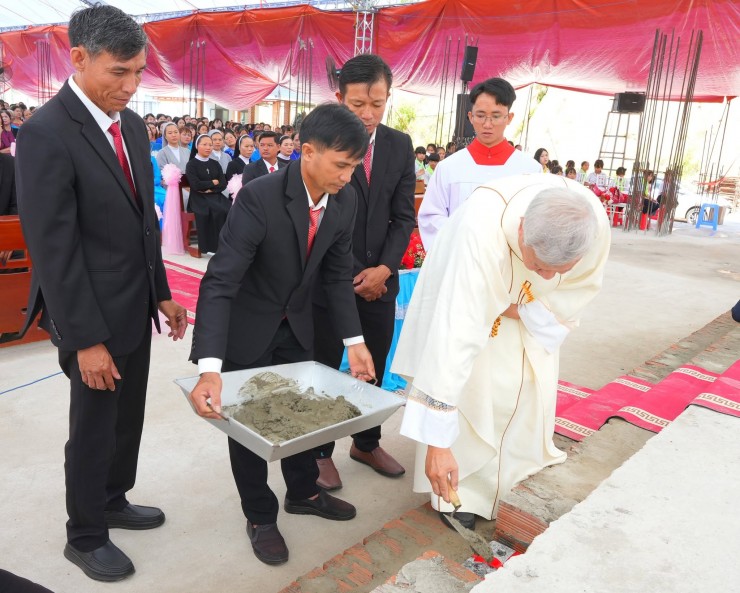 Lễ Đặt Viên Đá