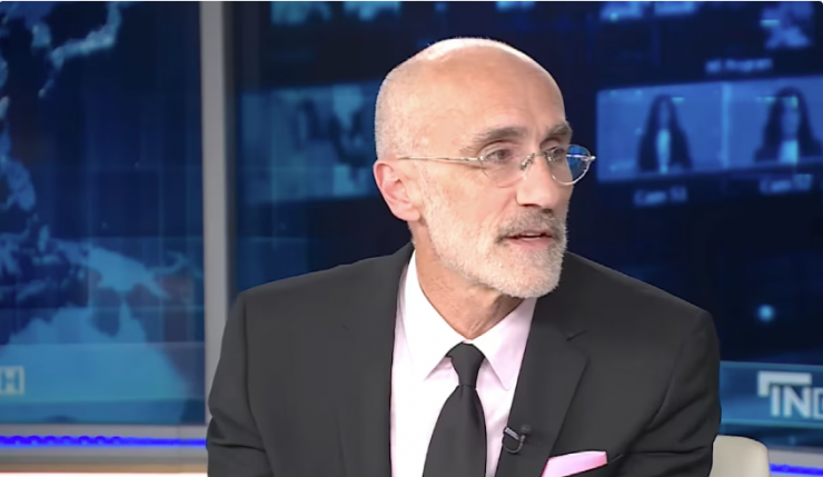 Ông Arthur Brooks phát biểu trong chương trình “EWTN News in Depth” vào thứ Sáu, ngày 10 tháng 4 năm 2026 (Ảnh: “EWTN News in Depth”/ Ảnh chụp màn hình)
