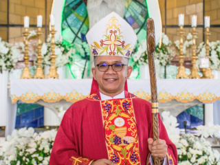 Đức Giám mục Moises M. Cuevas Địa phận Calapan cho rằng các Kitô hữu cần vượt ra khỏi việc chỉ nhận thức về các vấn đề môi trường để tích cực hành động nhằm bảo vệ nguồn nước, các khu rừng và các hệ sinh thái ven biển (Ảnh: RVA)