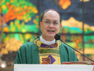 Đức Hồng y Pablo Virgilio David chủ sự Thánh lễ Sai đi tại Nhà thờ Chính tòa Chúa Chiên Lành ở Thành phố Quezon vào ngày 13 tháng 9, khép lại Đại hội Thừa sai Kỹ thuật số Công giáo Châu Á kéo dài 4 ngày (Ảnh: RVA)