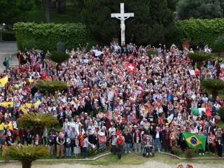 Hàng trăm trẻ em tại Rôma sẽ cùng với Đức Thánh Cha Lêô XIV lần chuỗi Mân Côi trong Vườn Vatican vào ngày 1 tháng 10 (CC ATTRIBUTE)